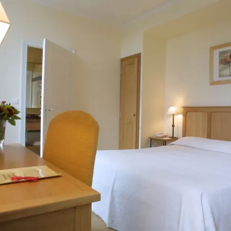 Saint-laurent, The Originals Relais Hotel Montfort-l'Amaury
