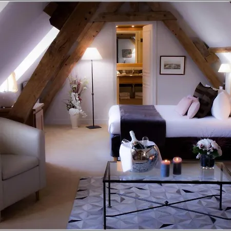 Saint-laurent, The Originals Relais 3*