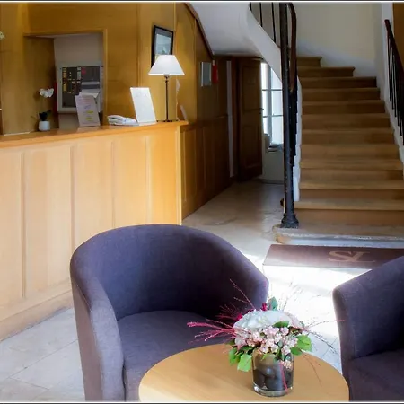 Saint-laurent, The Originals Relais 3*