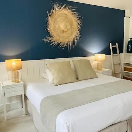 Hotel Saint-laurent, The Originals Relais 3*