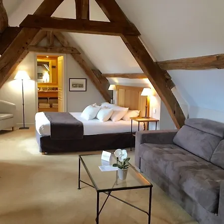 Hotel Saint-laurent, The Originals Relais Montfort-lʼAmaury