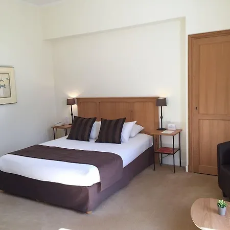 Saint-laurent, The Originals Relais 3*