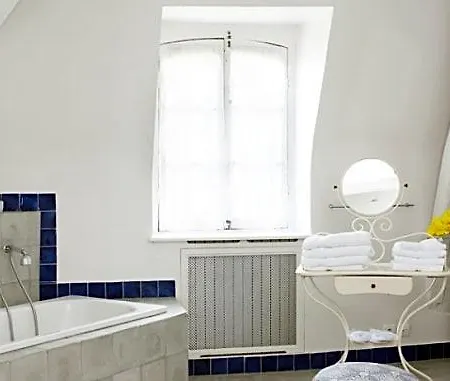 Saint-laurent, The Originals Relais Монфор-л'Амори
