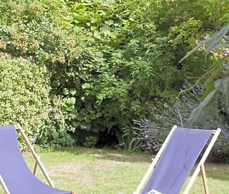 Saint-laurent, The Originals Relais 3*