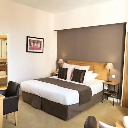 Hotel Saint-laurent, The Originals Relais