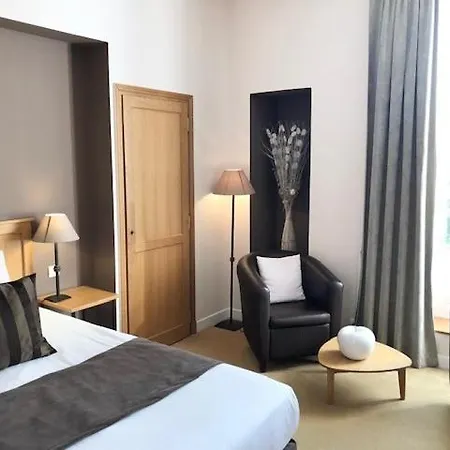 Saint-laurent, The Originals Relais Montfort-lʼAmaury